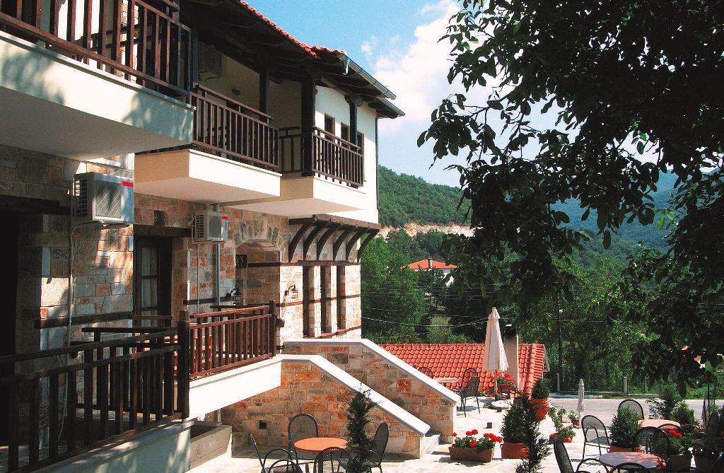 Aparthotel Petrini Gonia Livadherón Zewnętrze zdjęcie